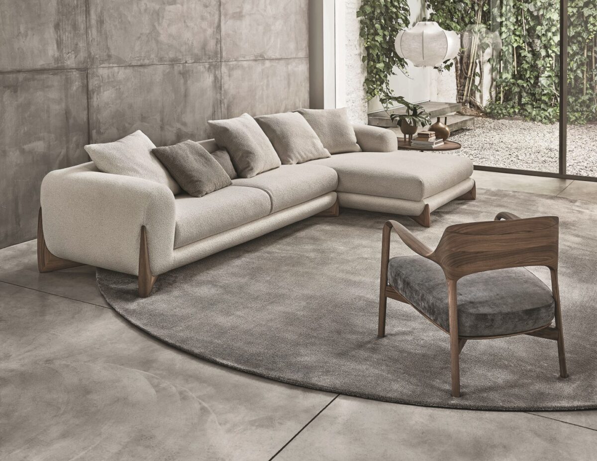 Porada Louis Armchair 02