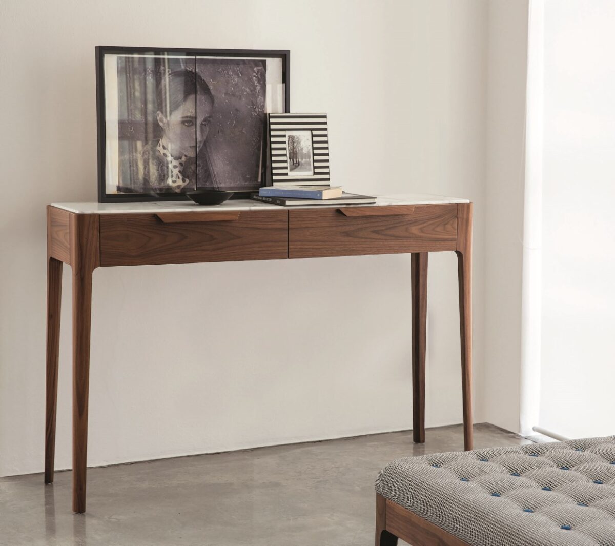 Porada Ziggy 10 Console Table 03