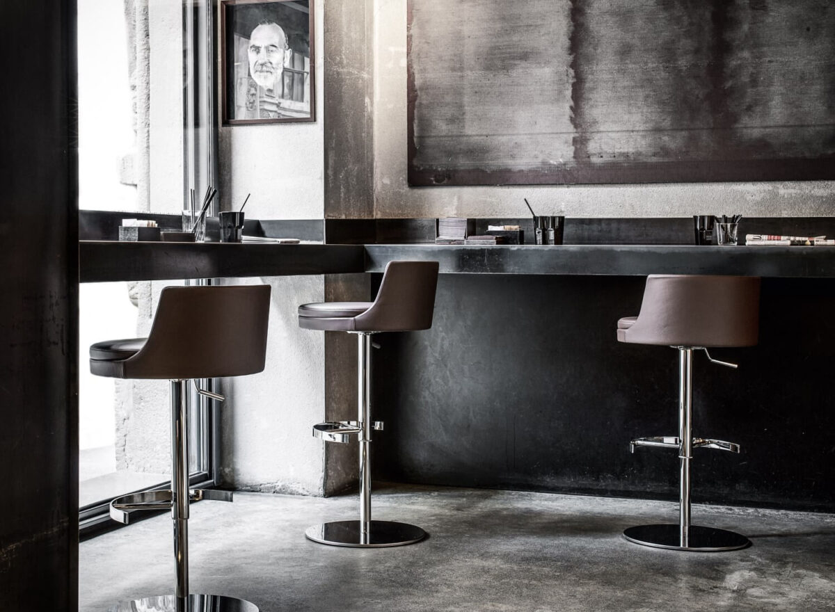 Frag Ponza Bar Stool 02