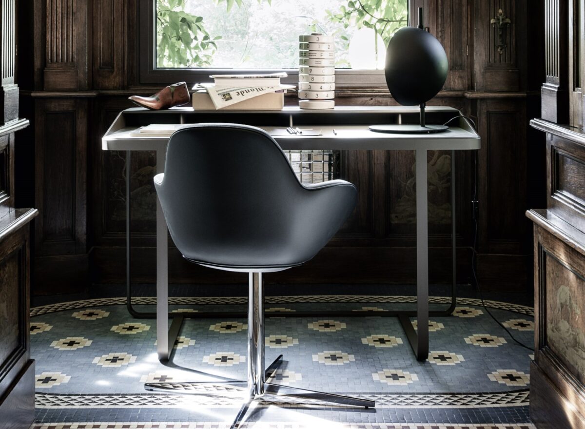 Frag Twain Desk 01
