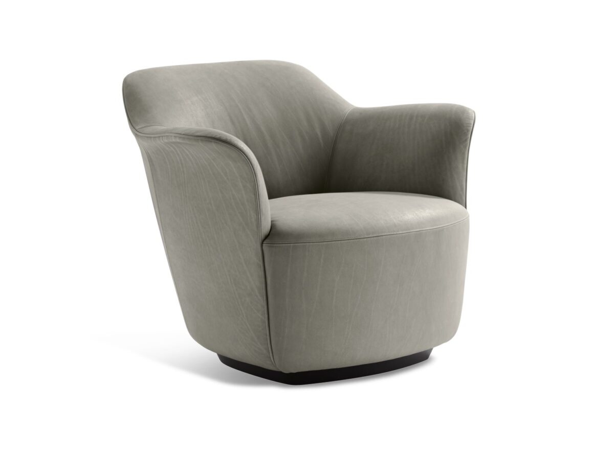 Poltrona Frau Aida Armchair 06