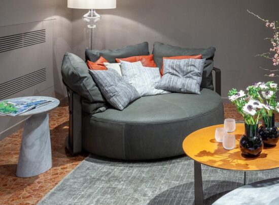 Poltrona Frau Scarlett Round Sofa 01