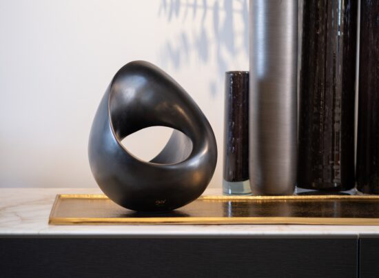 Gardeco-Infinito-Black-Bronze-Sculpture-GND-GA292B-01