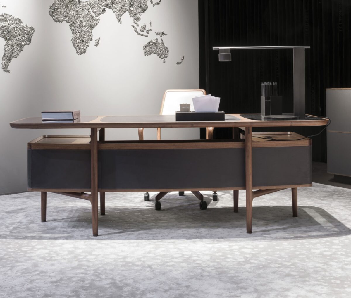 Giorgetti Mogul Desk 03