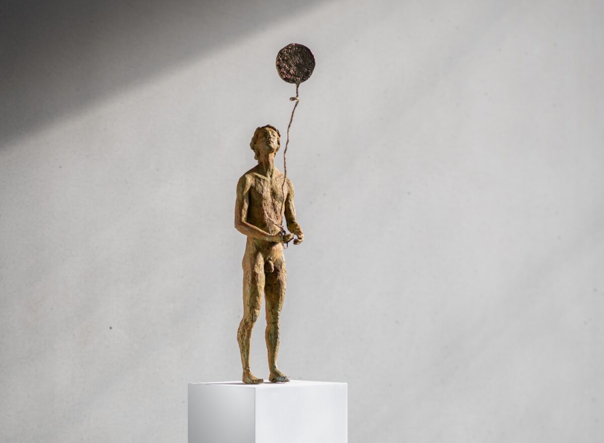 Gardeco-Thought-V-Time-Bronze-Sculpture-GND-GA330-01
