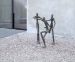 Gardeco-To-Enjoy-Bronze-Sculpture-GND-GA221-03