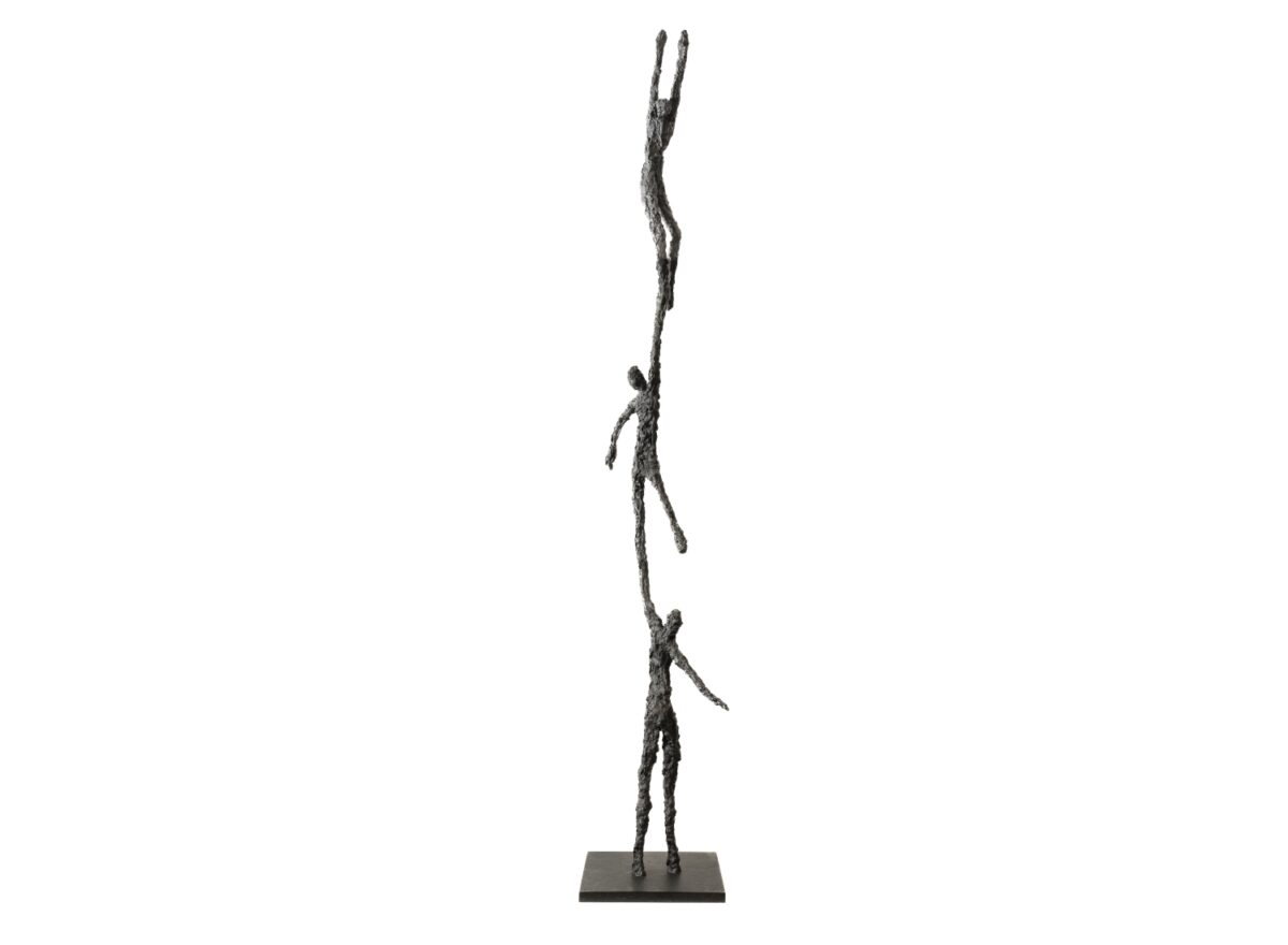 Gardeco-To-Grab-Bronze-Sculpture-GND-GA323-04