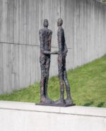 Gardeco-To-Greet-Bronze-Sculpture-GND-GA214-02