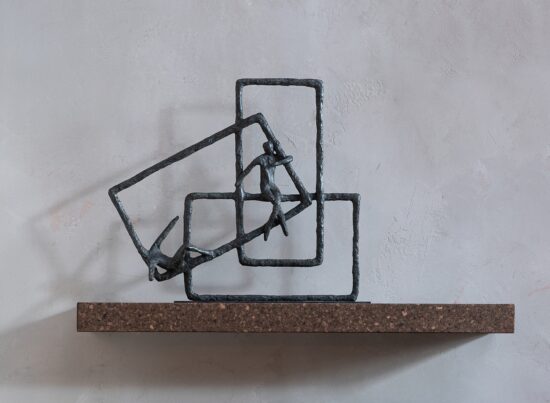Gardeco-Touch-Bronze-Sculpture-GND-GA77-01