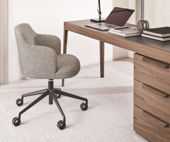 Porada Abby con braccioli girevole con ruote Desk Chair 01