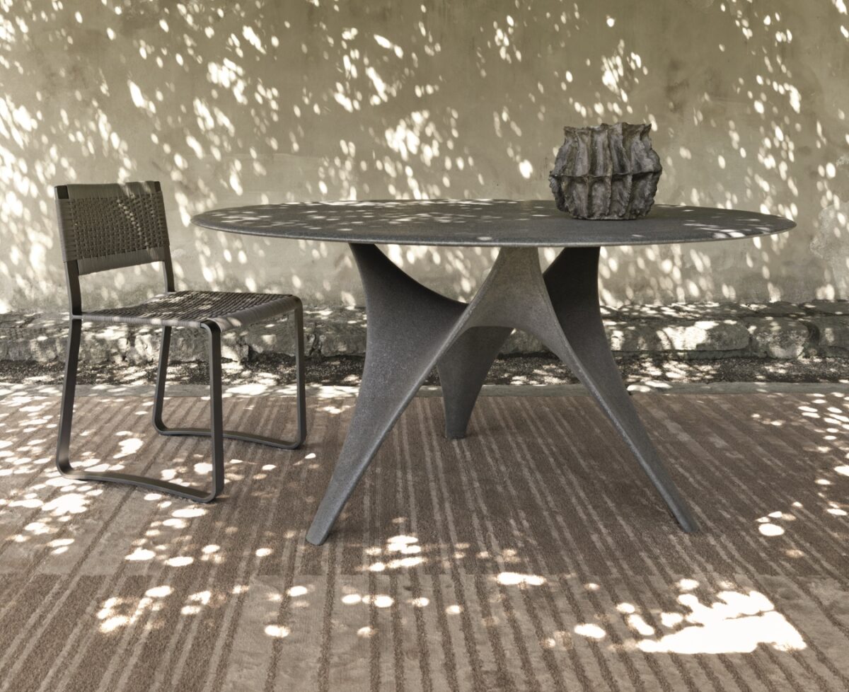 Molteni C Outdoor Arc Dining Table 001