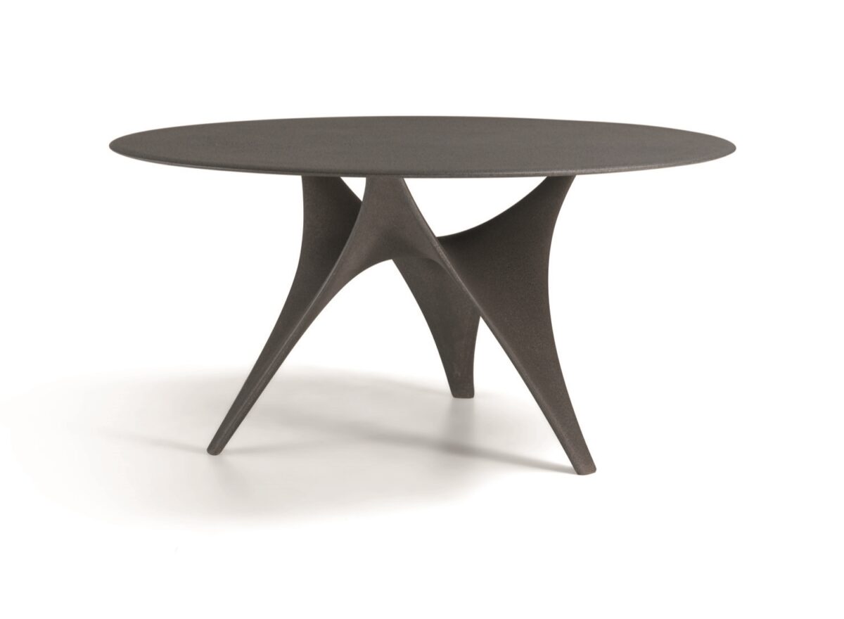 Molteni-C-Outdoor-Arc-Dining-Table-003