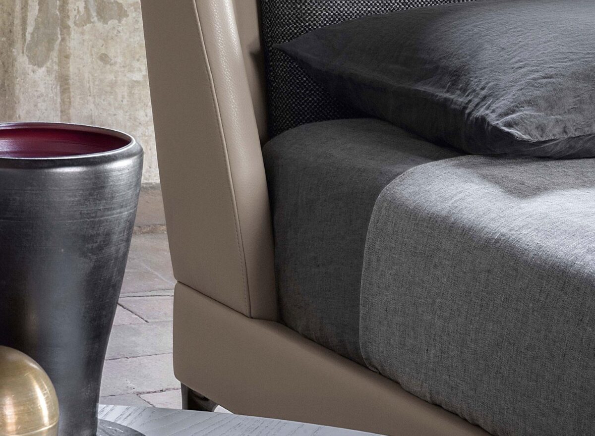 Poltrona Frau Bretagne Bed 03
