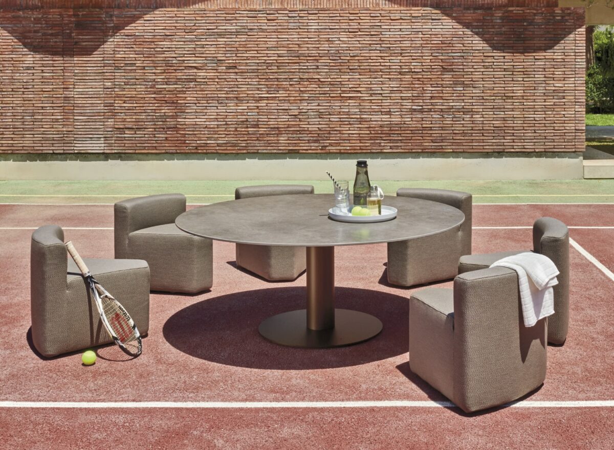 Varaschin Big In and Out Dining Table and Chair Set 02