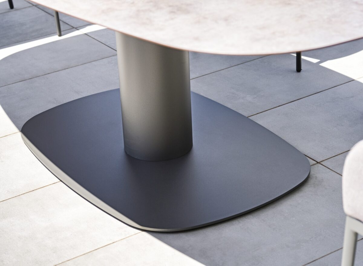 Varaschin Big Outdoor Dining Table 04
