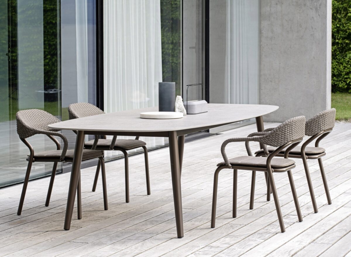 Varaschin-Ellisse-Outdoor-Dining-Table-05