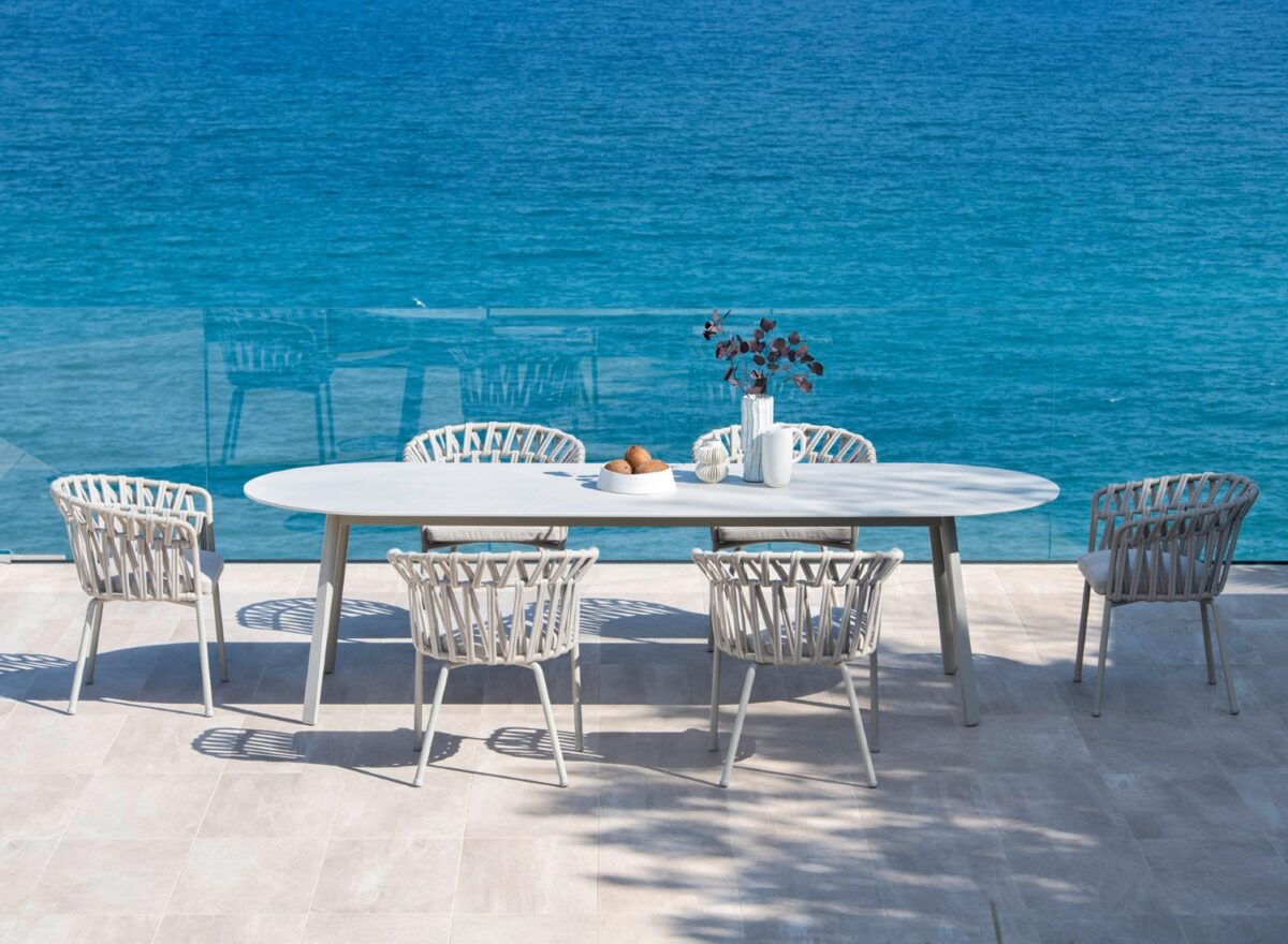 Varaschin-Emma-Outdoor-Dining-Table-02