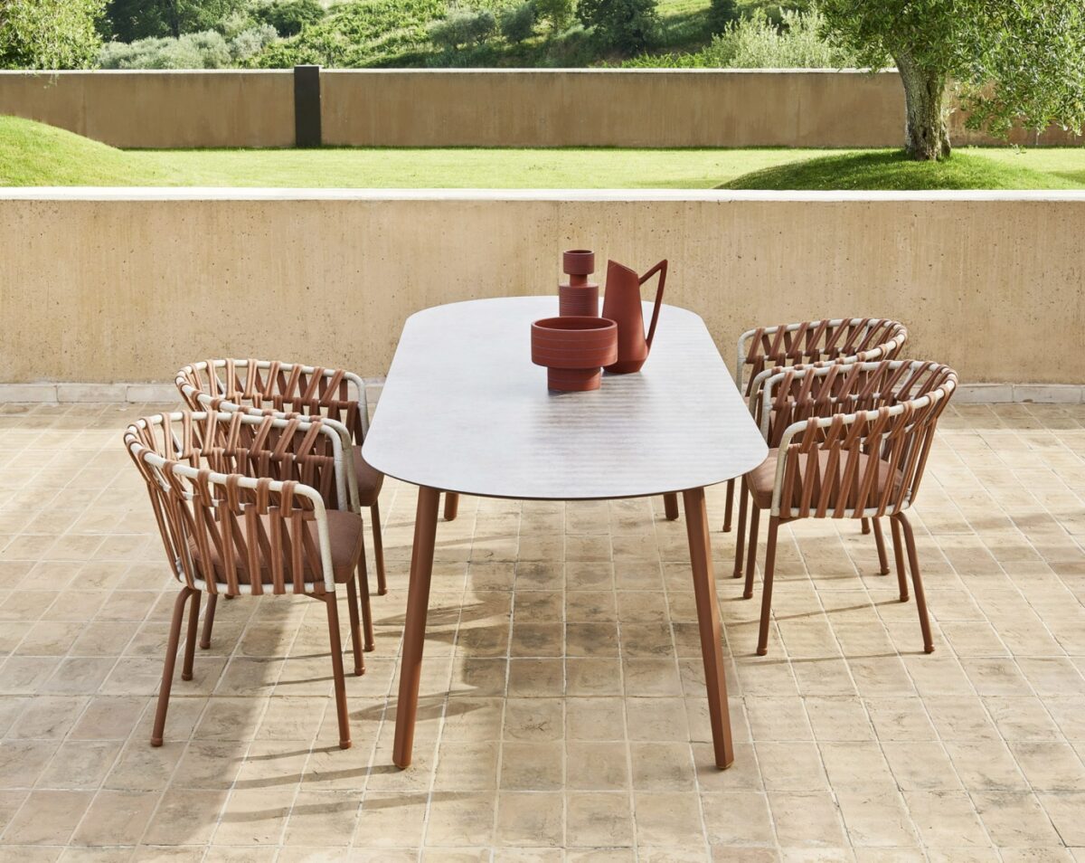 Varaschin-Emma-Outdoor-Dining-Table-04