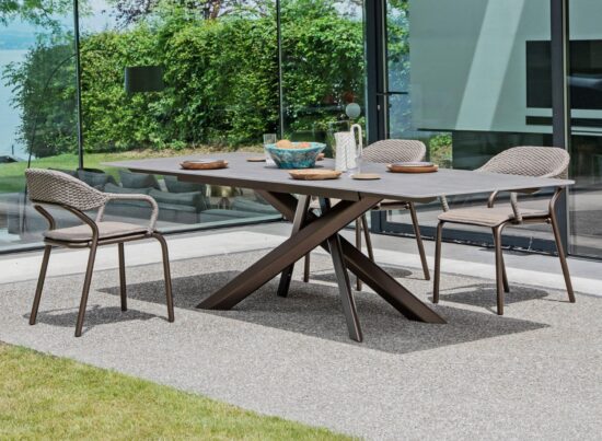 Varaschin-System-Star-Outdoor-Dining-Table-01