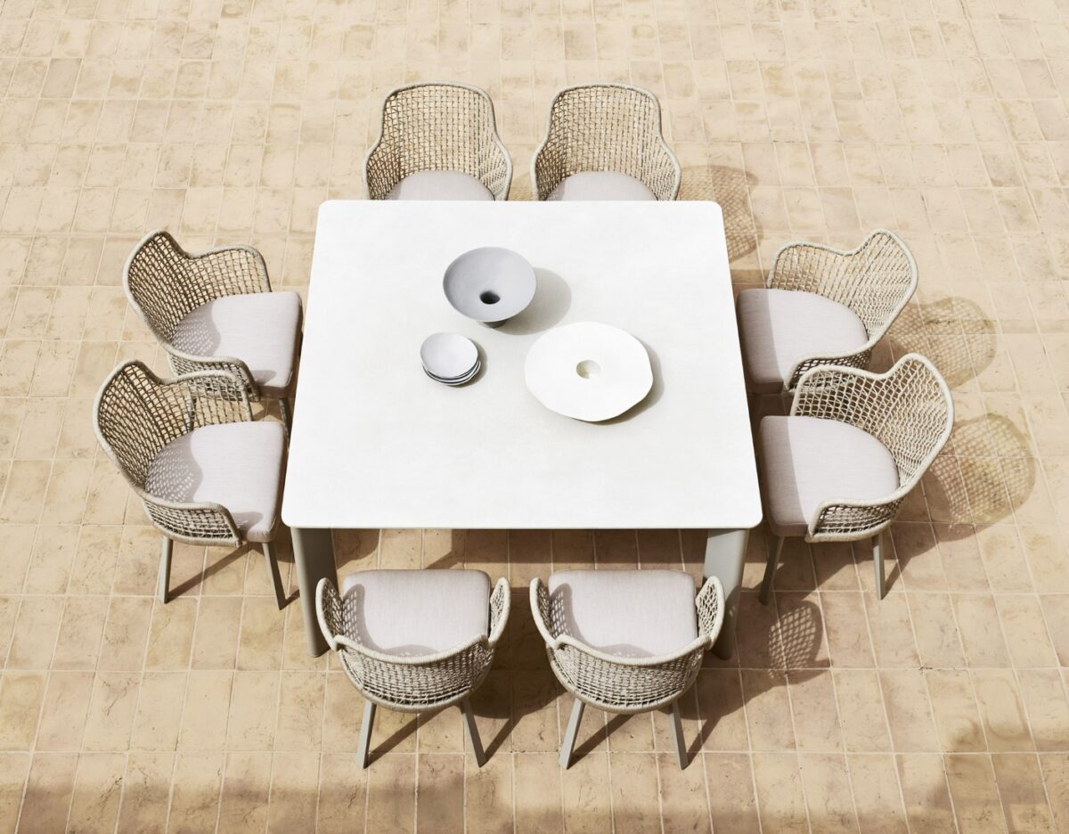 Varaschin-Plinto-Square-Dining-Table-Outdoor-03