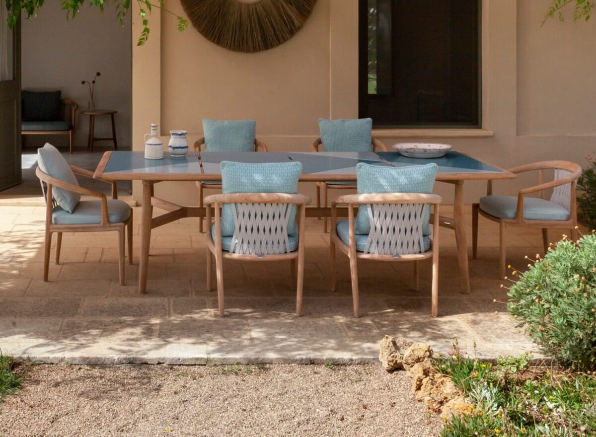Poltrona Frau The Secret Garden Outdoor Dining Table 01