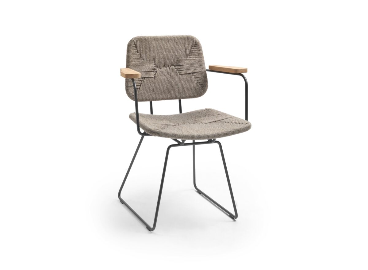 Flexform Echoes Outdoor Armchair With Armrests STILL LIFE 01