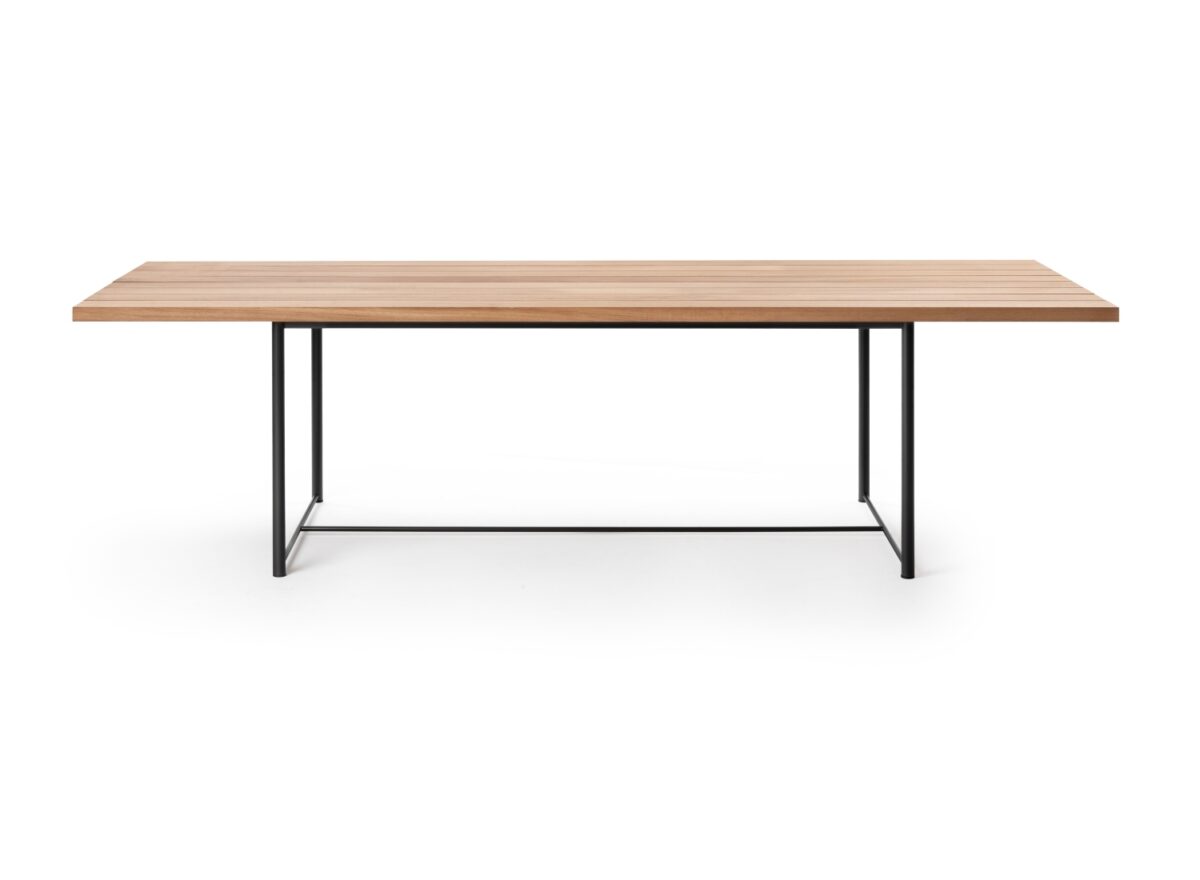 Flexform Levante Outdoor Dining Table STILL LIFE 01