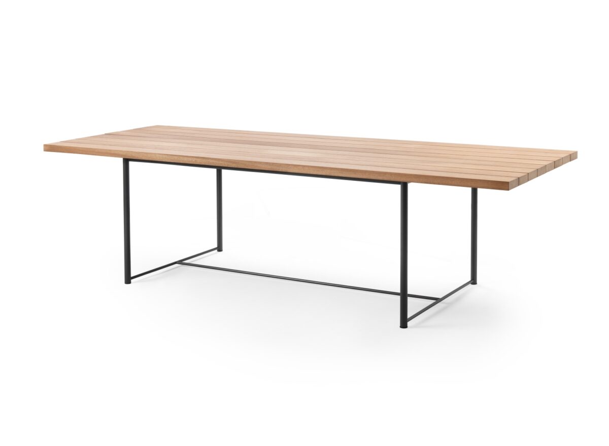 Flexform Levante Outdoor Dining Table STILL LIFE 02