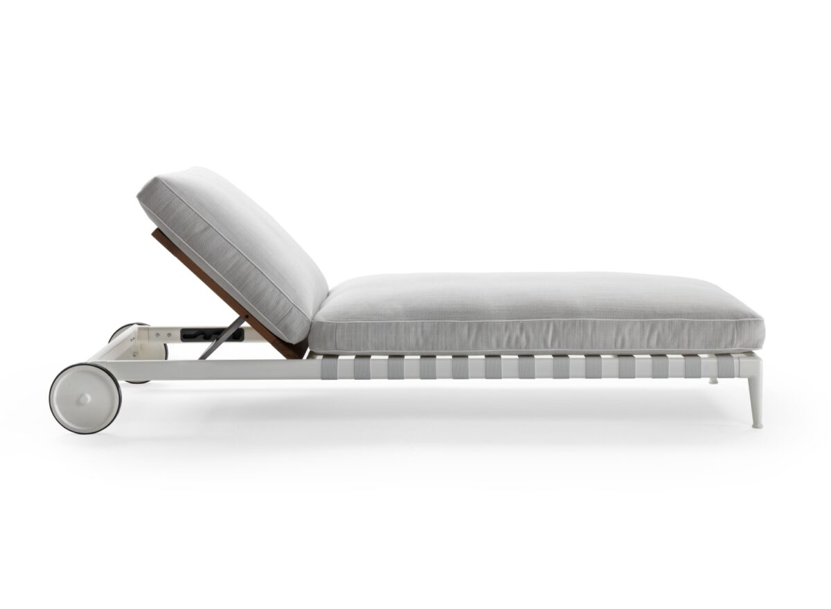Flexform Outdoor Atlante Sunlounger STILL LIFE 02