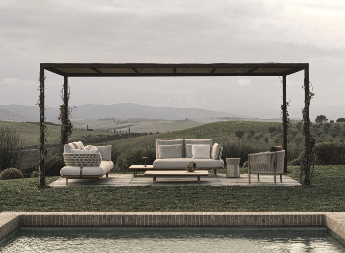Molteni C Outdoor Furniture Sway Modular Sofa LIFESTYLE 02
