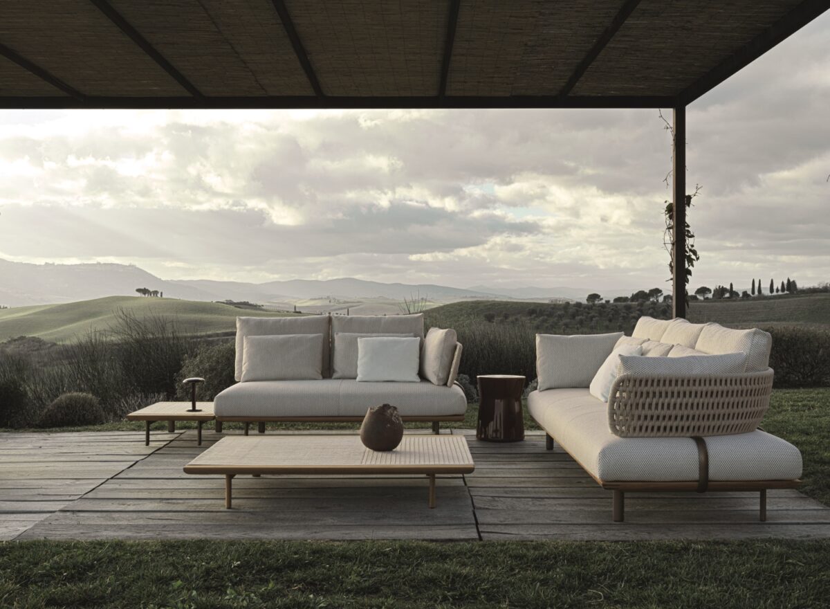 Molteni C Outdoor Furniture Sway Modular Sofa LIFESTYLE 03