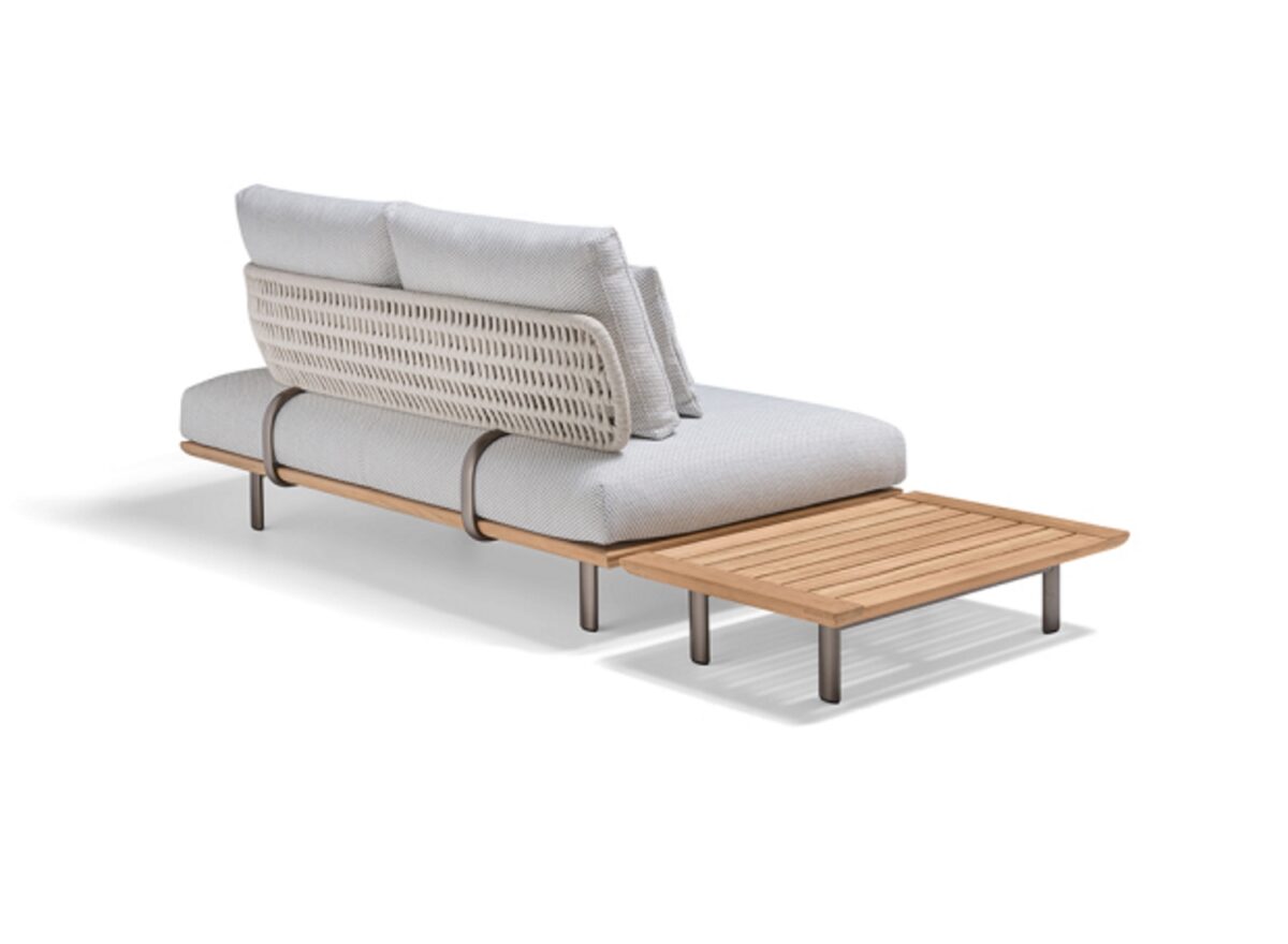 Molteni-C-Sway-Outdoor-Sofa-with-coffee-table-STILL-LIFE-02