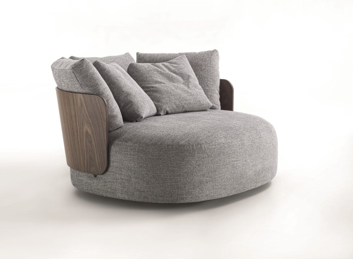 Porada Calin XL Armchair STILL LIFE 01