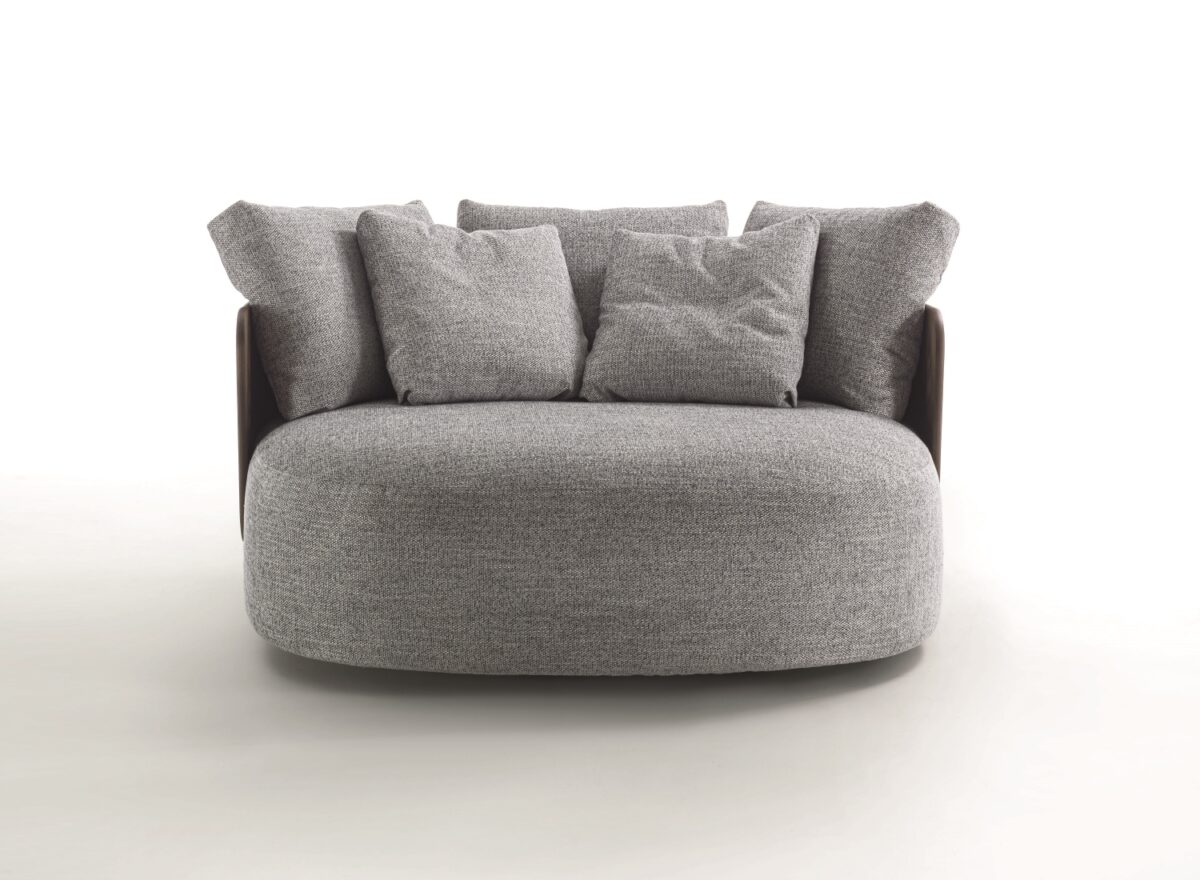 Porada Calin XL Armchair STILL LIFE 02