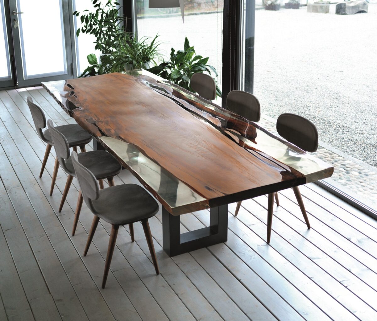 Riva1920 Auckland Kauri Wood Table LIFESTYLE 03