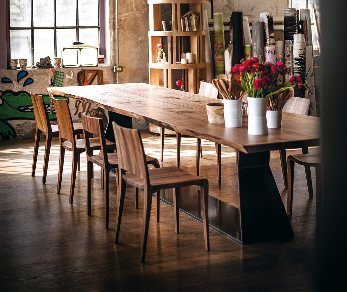 Riva1920 Bedrocvk Plank C Wood Dining Table LIFESTYLE 02