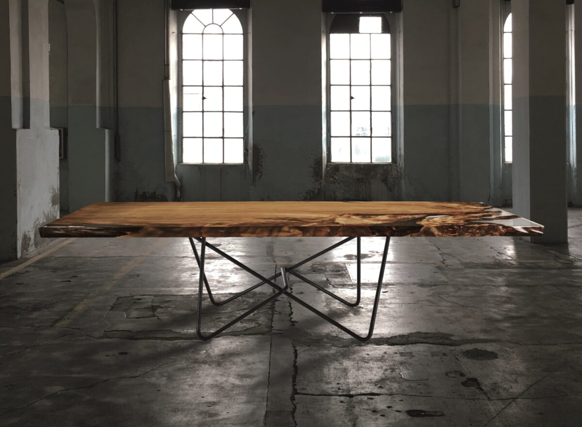 Riva1920 Piano Antico Kauri Dining Table LIFESTYLE 01