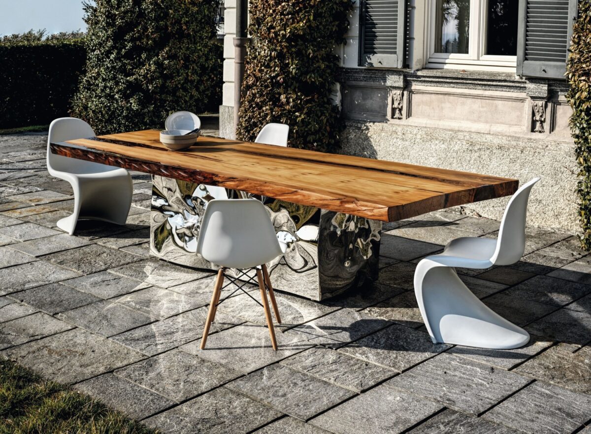 Riva1920 Riflessi Millenari Kauri Dining Table LIFESTYLE 01