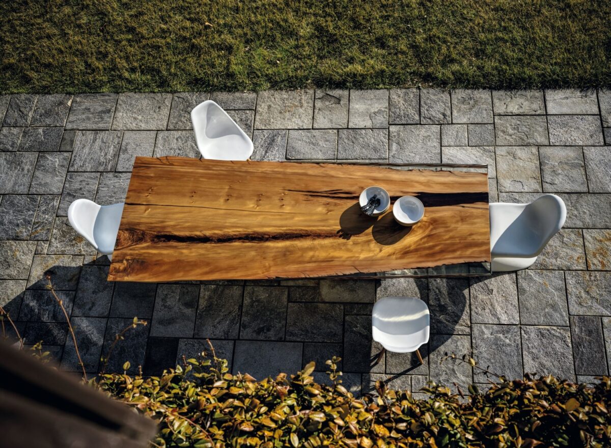 Riva1920 Riflessi Millenari Kauri Dining Table LIFESTYLE 03