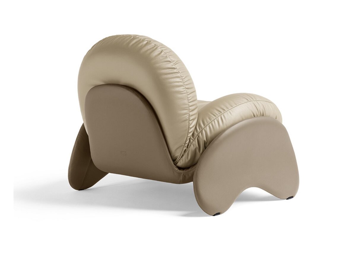 Poltrona Frau Sqush Armchair STILL LIFE 05