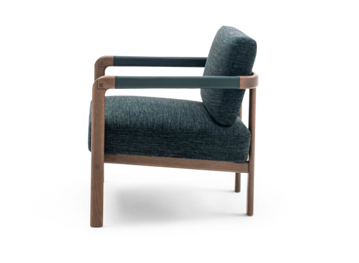 Giorgetti Montgomery Armchair STILL LIFE 02