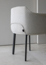 Poltrona Frau Archibald Armchair Metal Legs LIFESTYLE 003