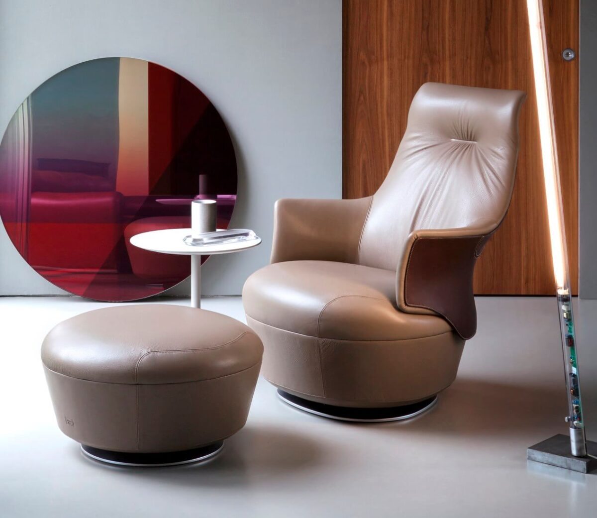 Poltrona Frau Assaya Armchair LIFESTYLE 002