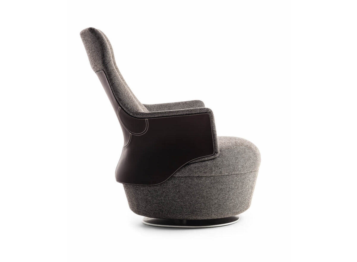 Poltrona Frau Assaya Armchair STILL LIFE 002