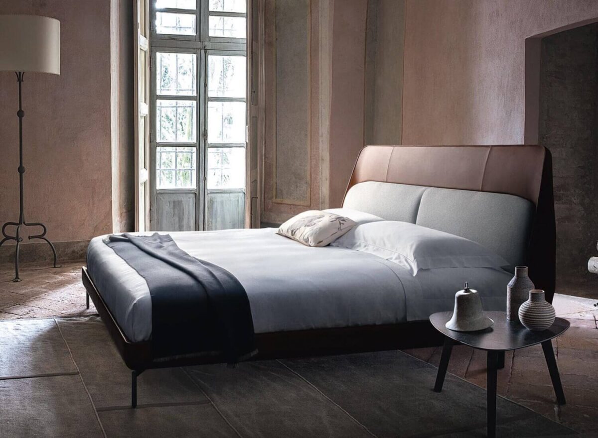 Poltrona Frau Coupe Bed fabric headboard LIFESTYLE 001