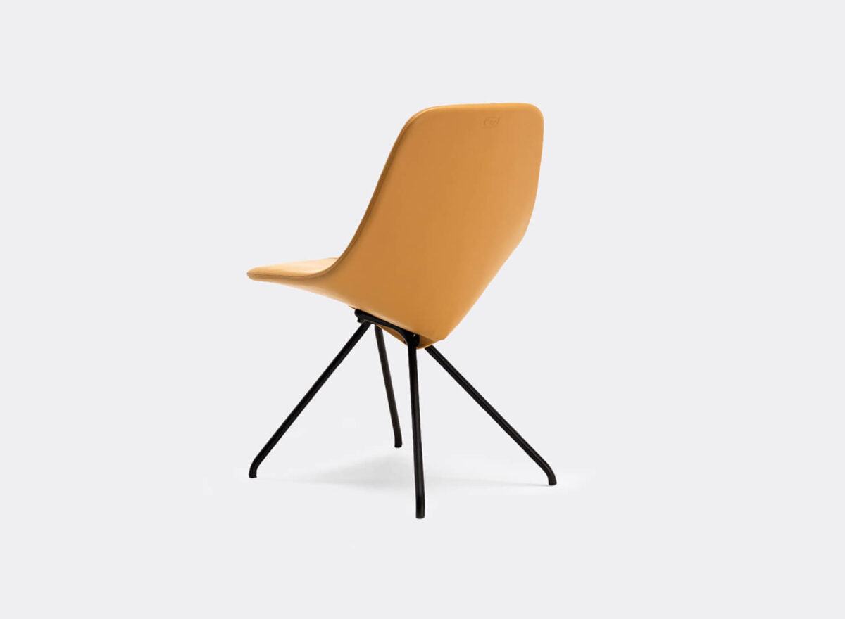Poltrona Frau DU 30 Dining Chair STILL LIFE 002