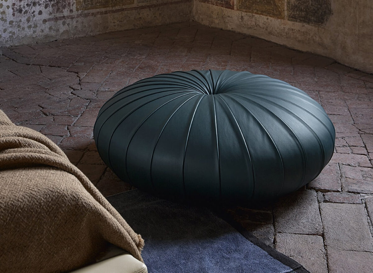 Poltrona Frau Esedra Ottoman LIFESTYLE 001