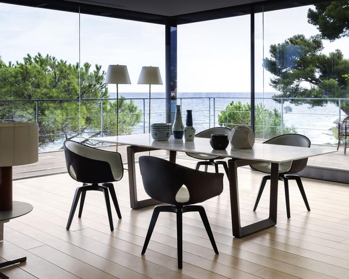 Poltrona Frau Ginger Dining Chair LIFESTYLE 002