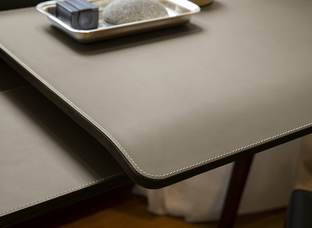 Poltrona Frau Iren Desk LIFESTYLE 002
