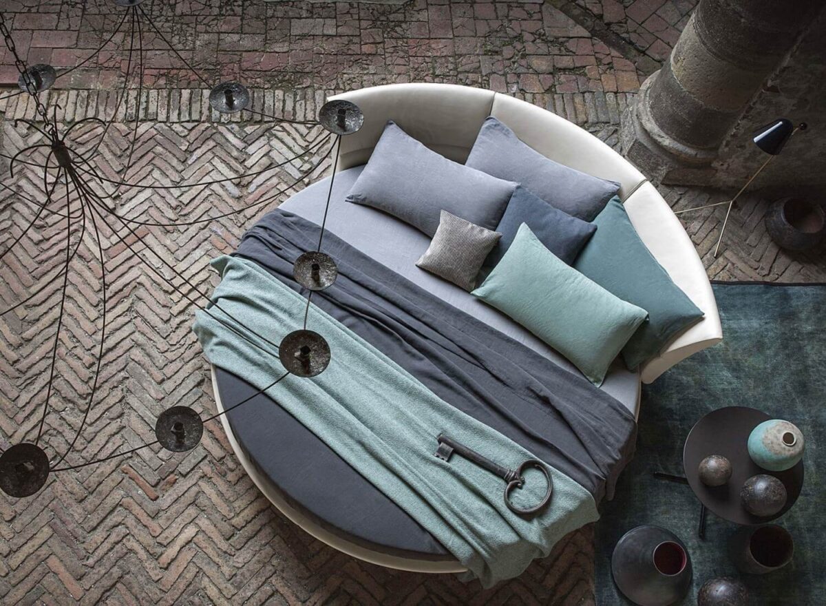 Poltrona Frau Lullaby Due Round Bed LIFESTYLE 001